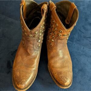 Frye Wyatt Cognac Disc Studded Moto Distressed Brown Boots